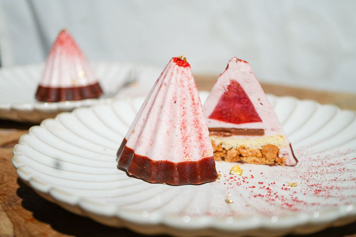 Rosey strawberry chocolate cake (Meiji inspired)