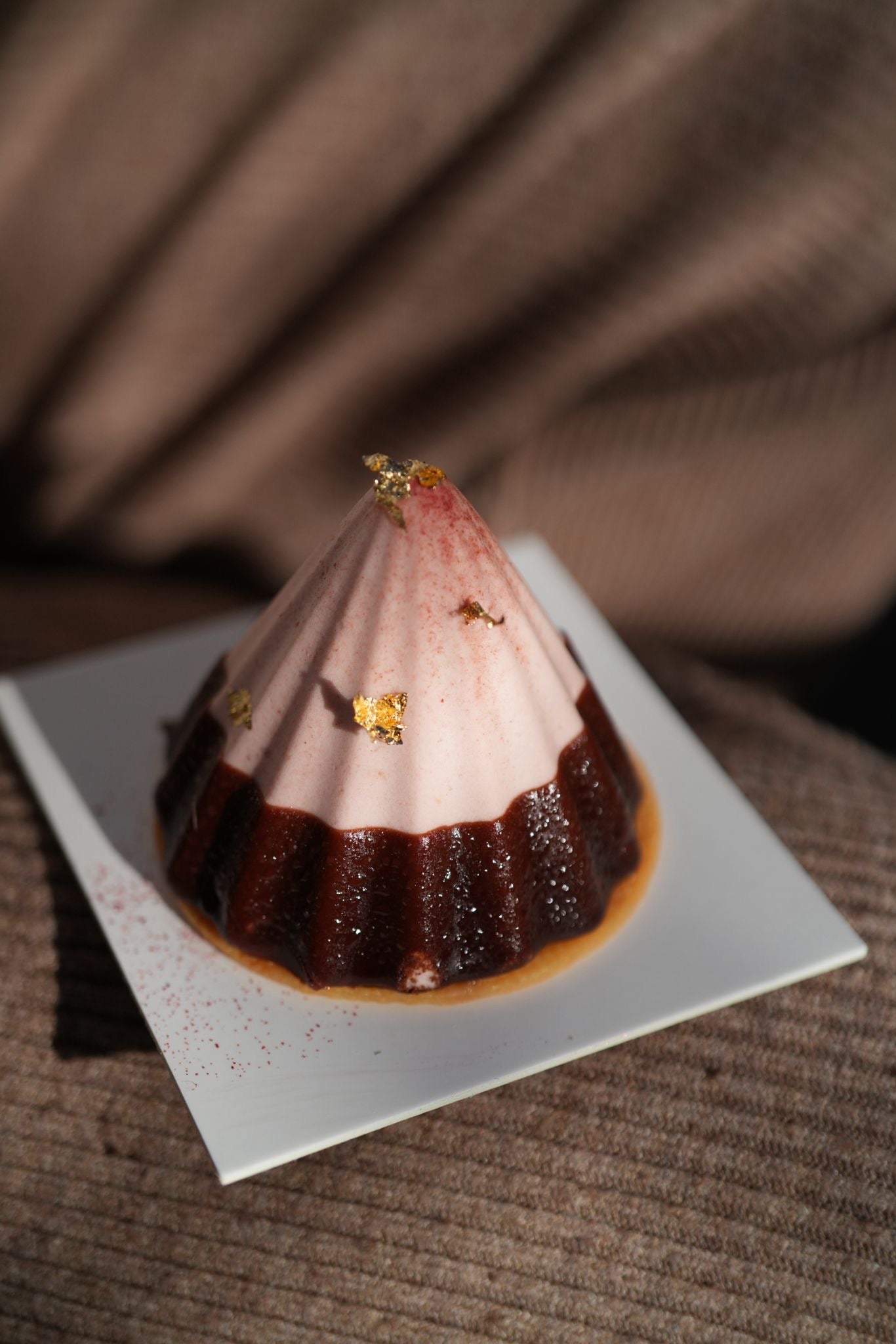 Rosey strawberry chocolate cake (Meiji inspired)